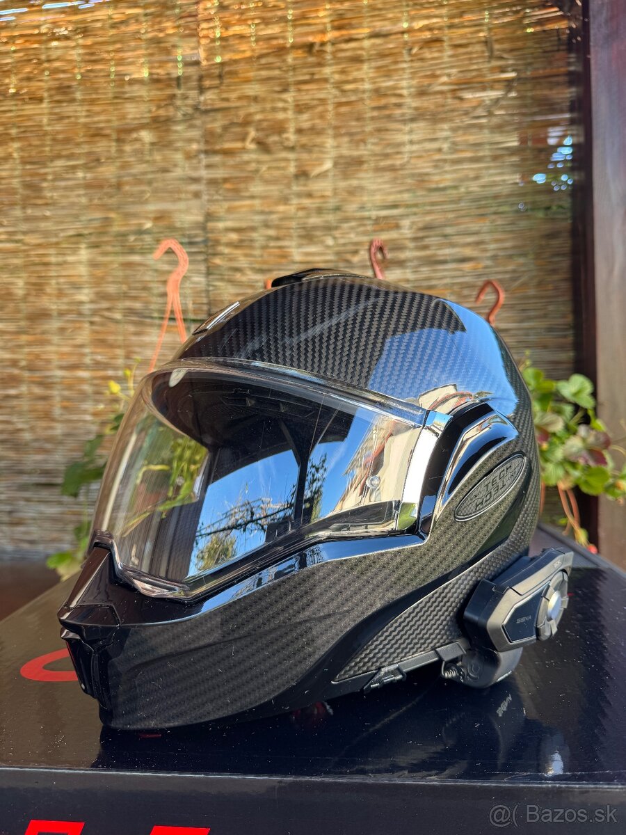 Scorpion Exo-Tech Evo Carbon lesklá