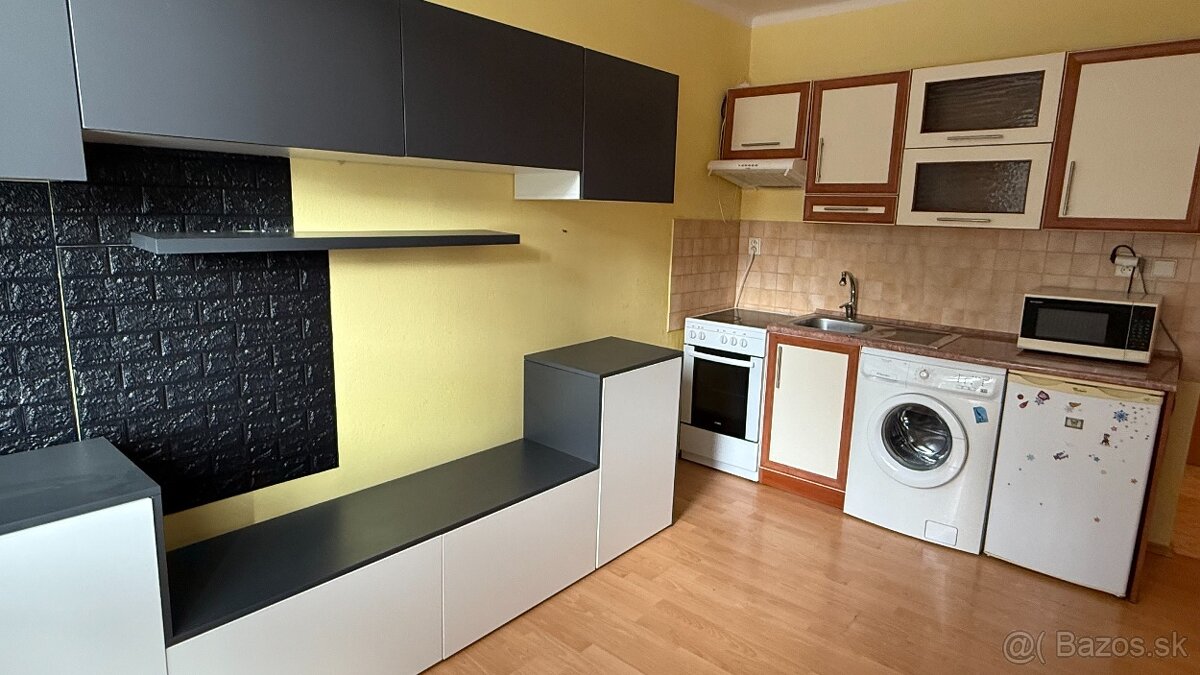 Ponúkam Vám do prenájmu garsónku vo výbornej lokalite.