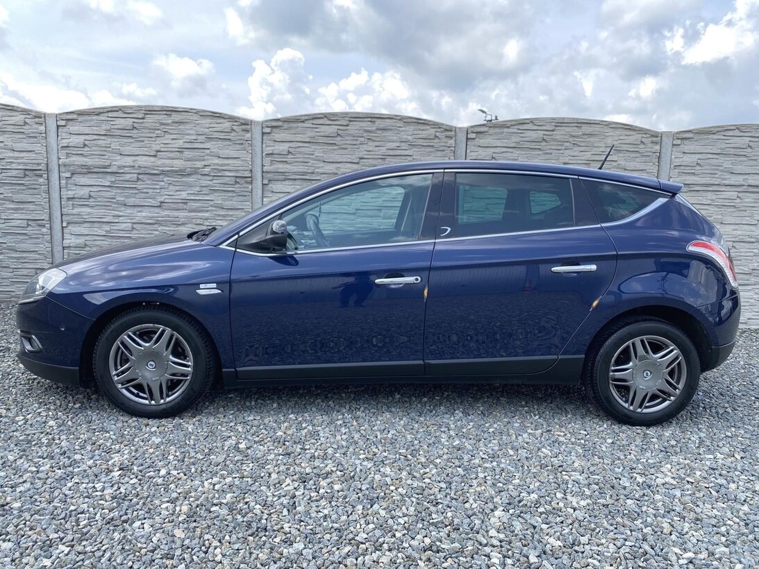 Lancia Delta 2.0JTD 165PS SPORT NAVI MAN 1A