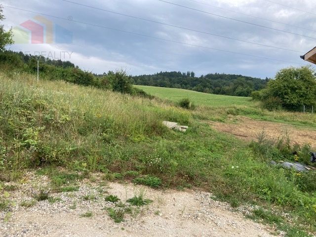 Na predaj veľký pozemok s chatkou - 5084 m2