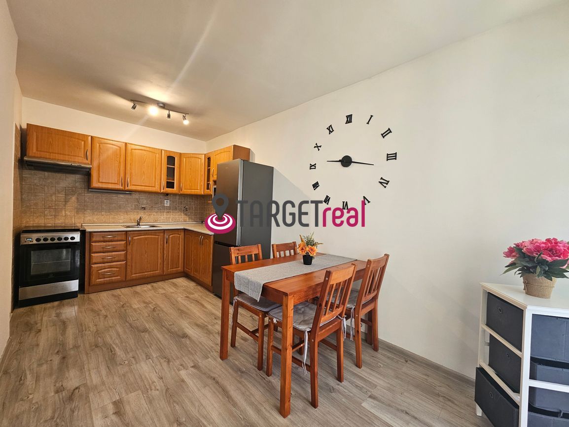 Ponúkame na dlhodobý prenájom 3-izbový zariadený byt s loggi