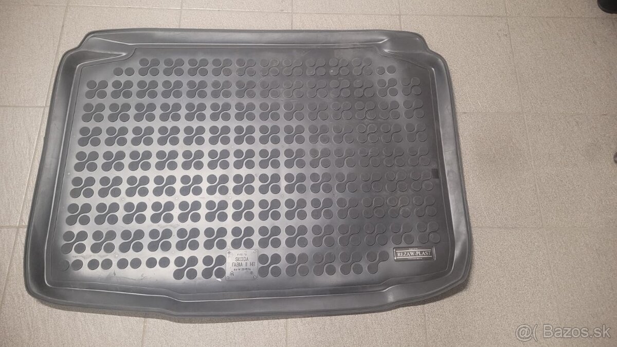 Gumena Vanicka do kufra Skoda Fabia
