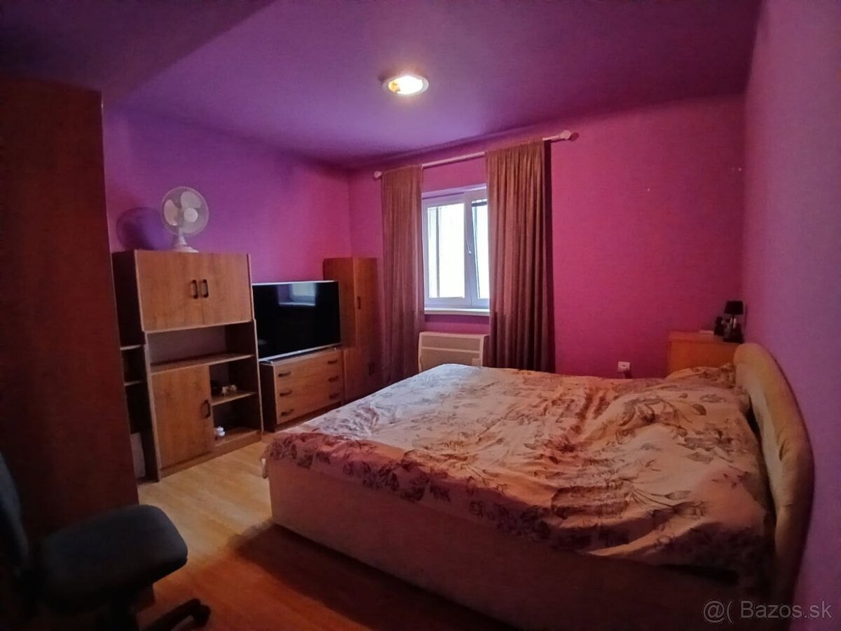 NA PREDAJ 2-izbový byt Hlohovec s parkovacím miestom