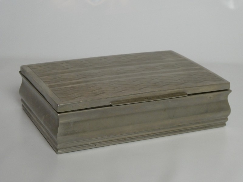 Art deco kazeta - striebrená Alpacca dekor jemná linka