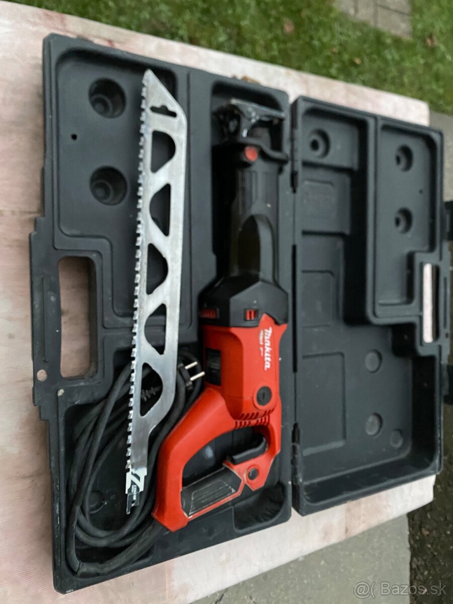 Chvostova pila Makita 1010W