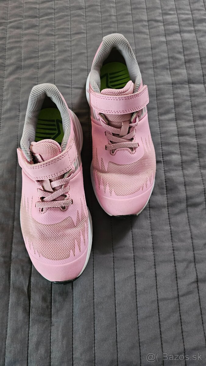 Predám Nike topánky číslo 32
