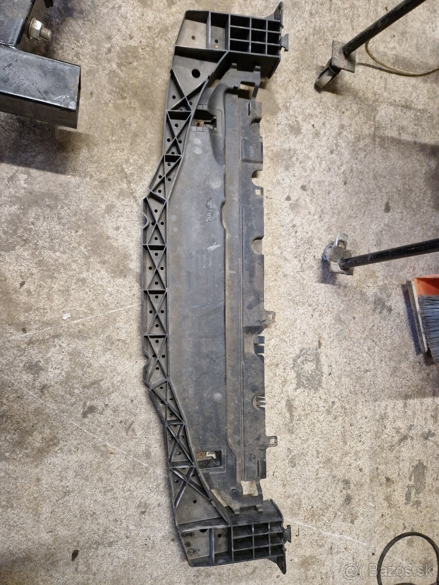 Držiak nárazníka Peugeot 207