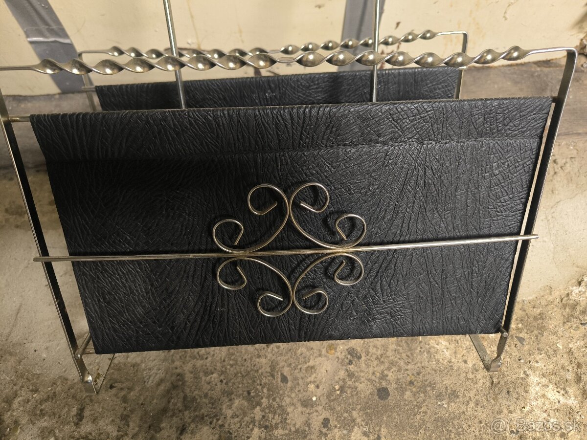 Predam stojan na noviny