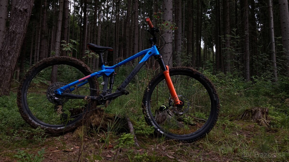 Celoodpruzeny bicykel Cube stereo