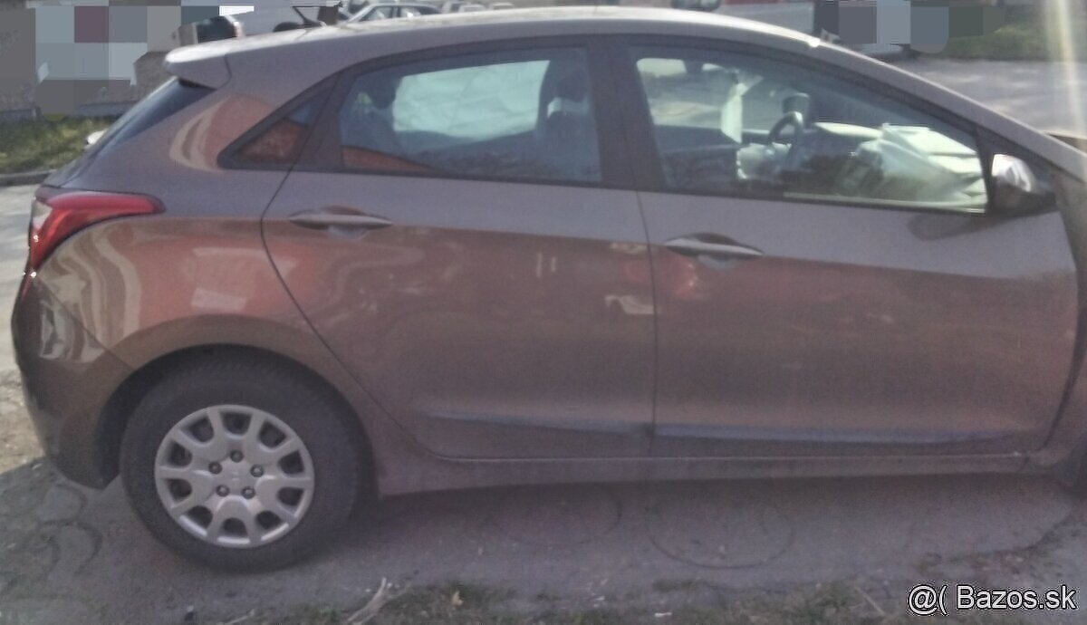 Hyundai i30 1.4i 2012 predám DVERE, MOTOR G4FA, PREVODOVKA 6
