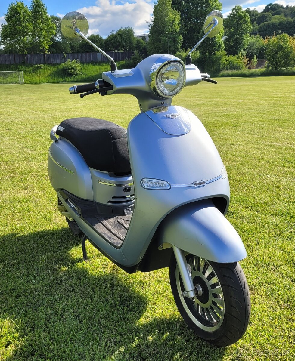 Elektrický skúter HECHT CITIS (Znen e-Cruise)