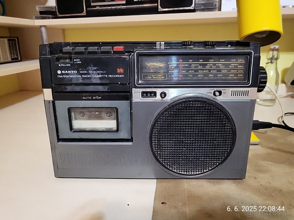 Sanyo radiomagnetofon