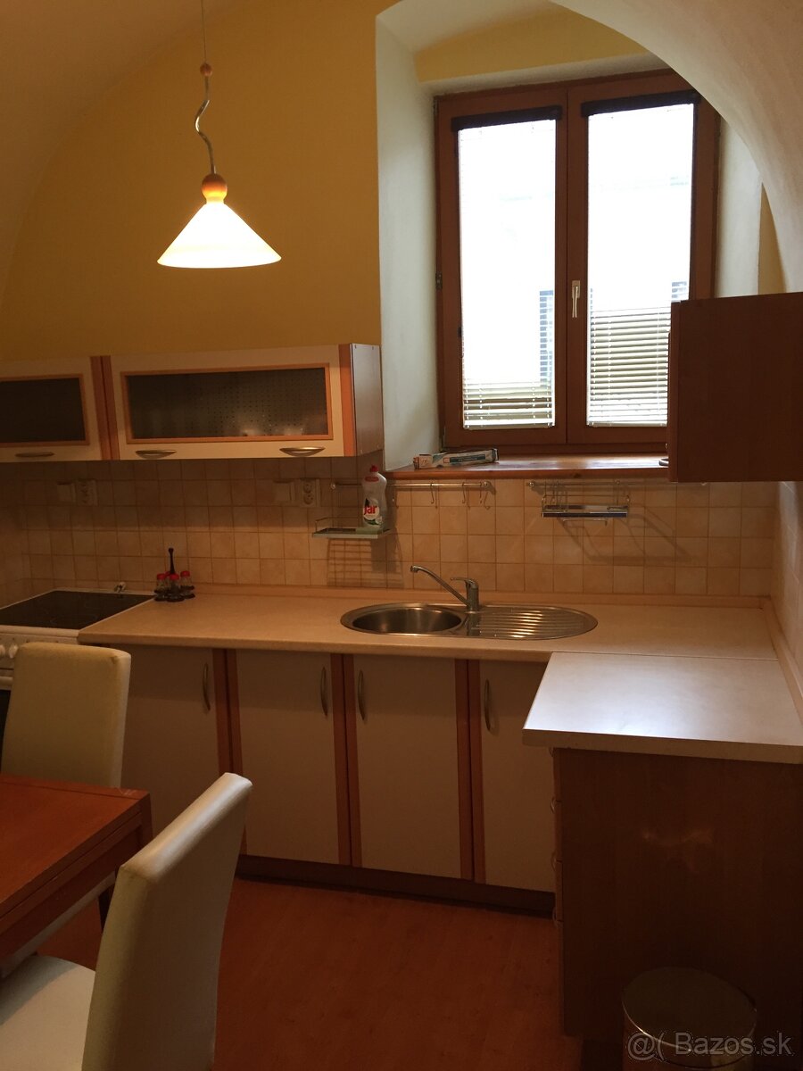 3 izbový mezonetový byt na pešej zóne na prenajom