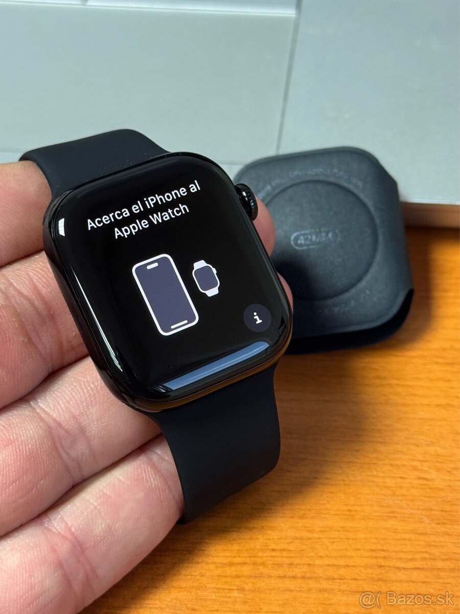 Apple Watch 10 42mm GPS Jet Black - nové, rok záruka