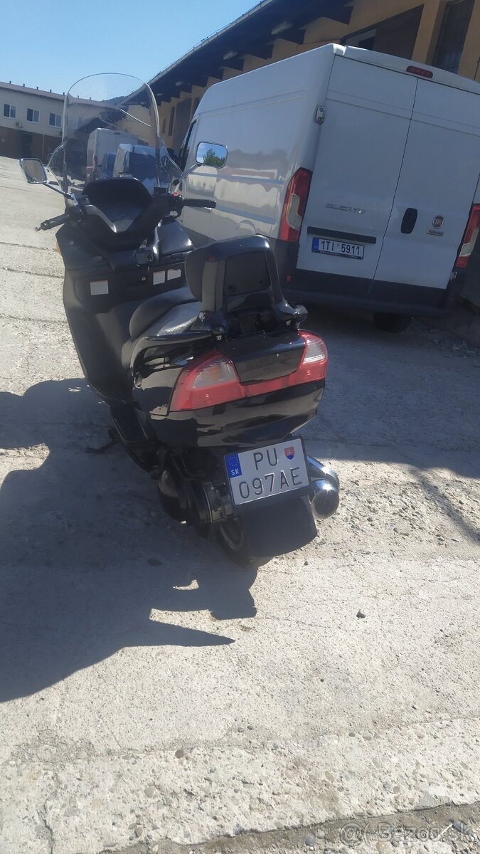 Suzuki Burgman AN 400
