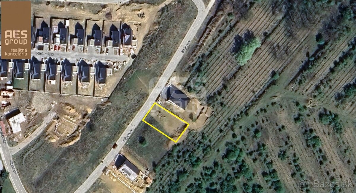 PREDAJ, stavebný pozemok 677 m2, všetky IS, Stupava