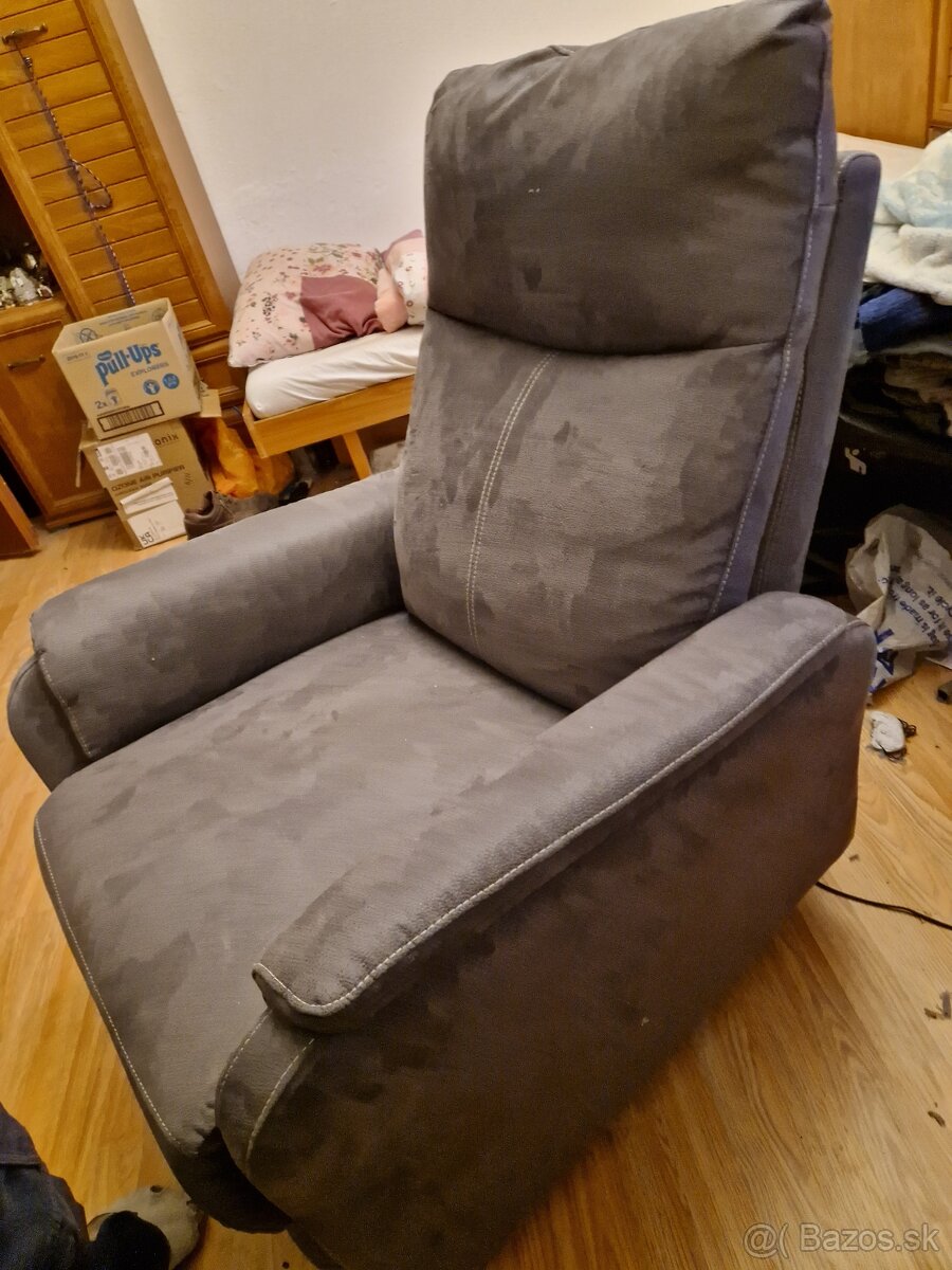 Predám elektrické kreslo - armchair, lazy boy za 150eur