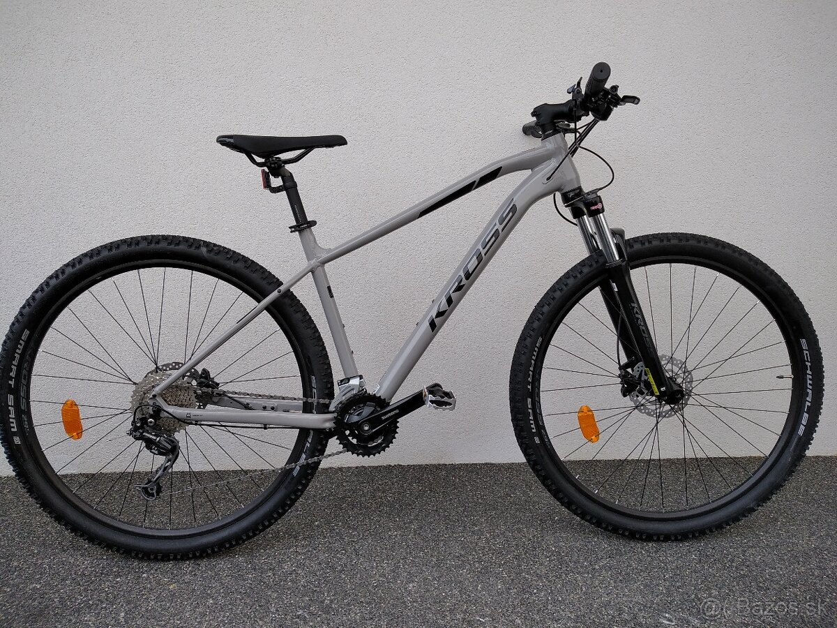 Level 3.0 rám 19" so zárukou