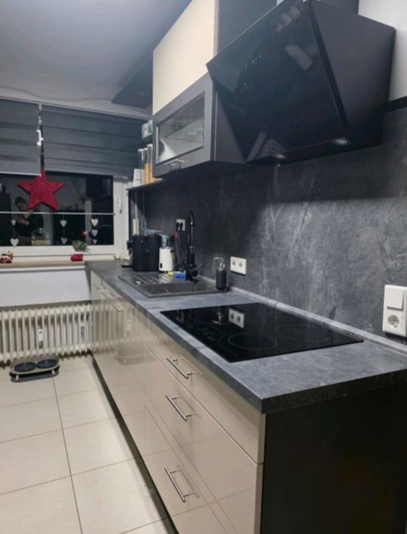 Moderní lesklá linka s vestavěnými spotřebiči,5864