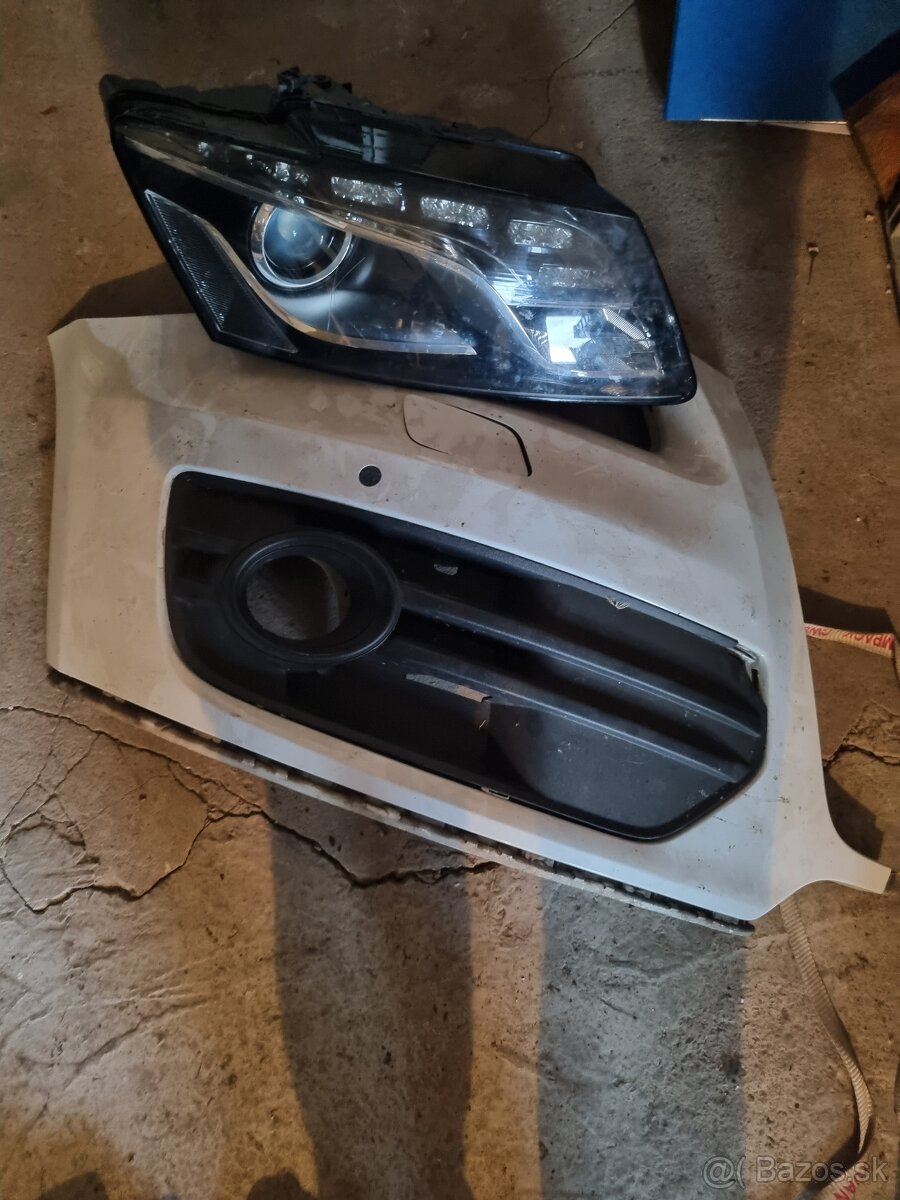 Audi q5 pravy xenon pravy predny náraznik