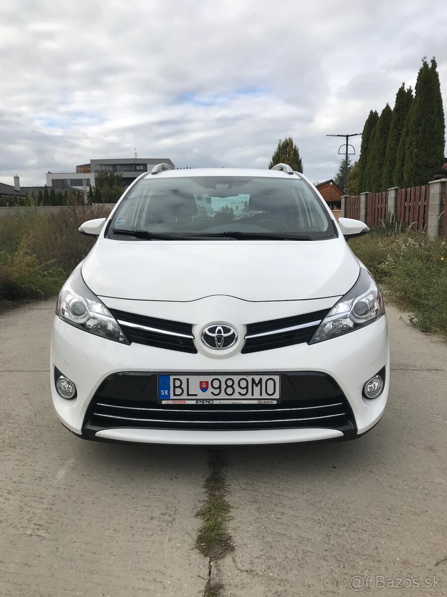 TOYOTA VERSO