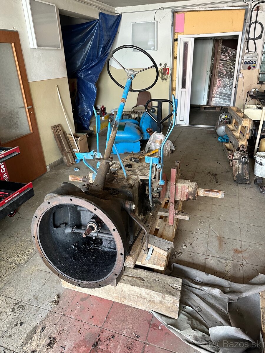 Zadná čast zetor 25 A