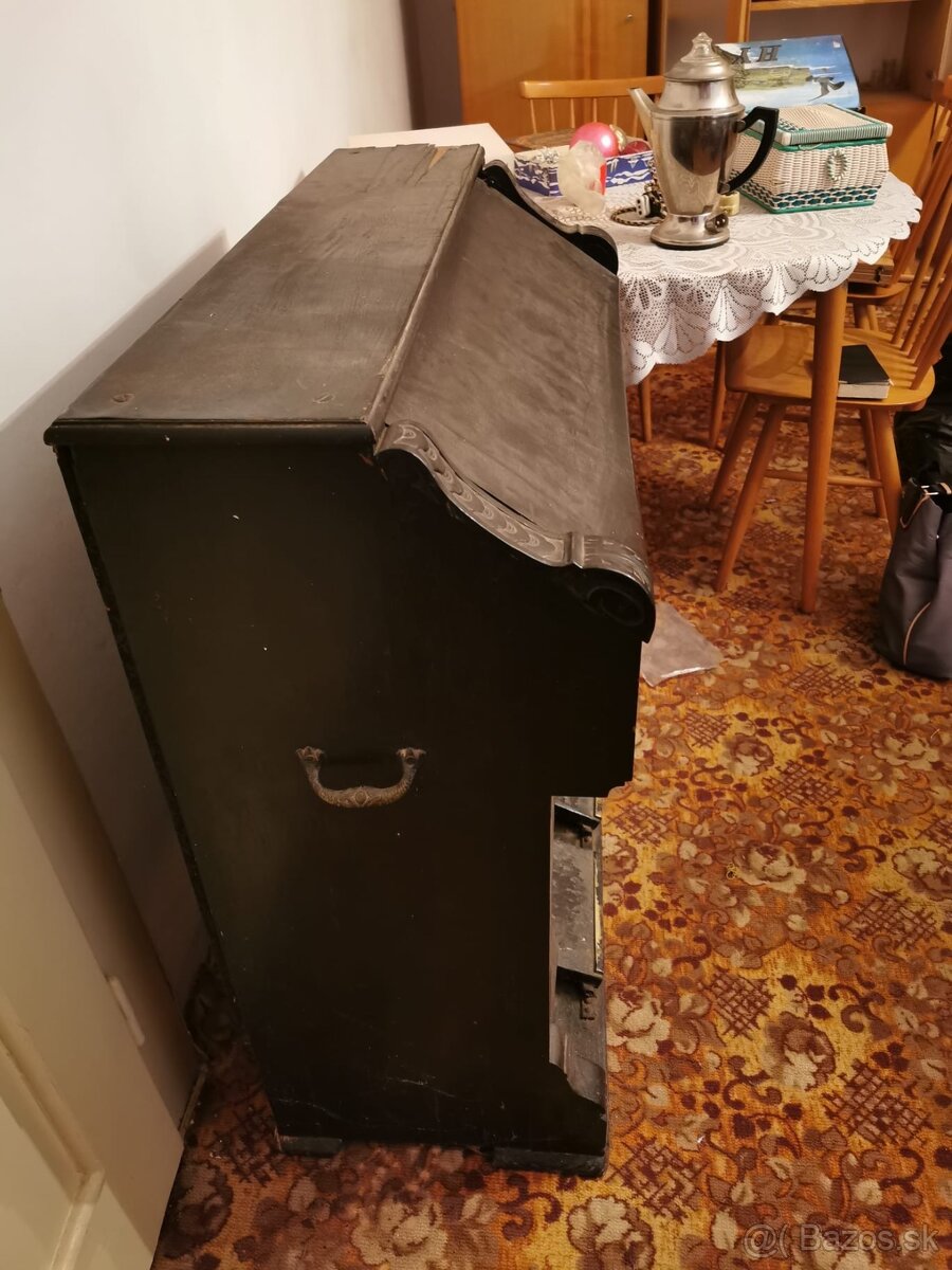 Starožitný klavír