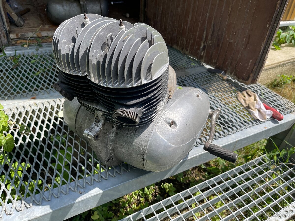 Motor Jawa 350 354 kyvacka