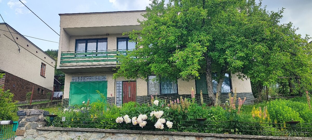 Na predaj rodinný dom s garážou, Lietava