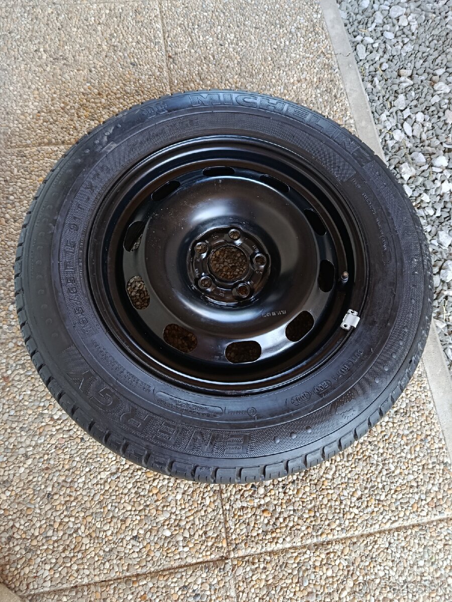 Koleso 195/65 R13.
Stav: použité, ale ako nové
Cena: 25 €