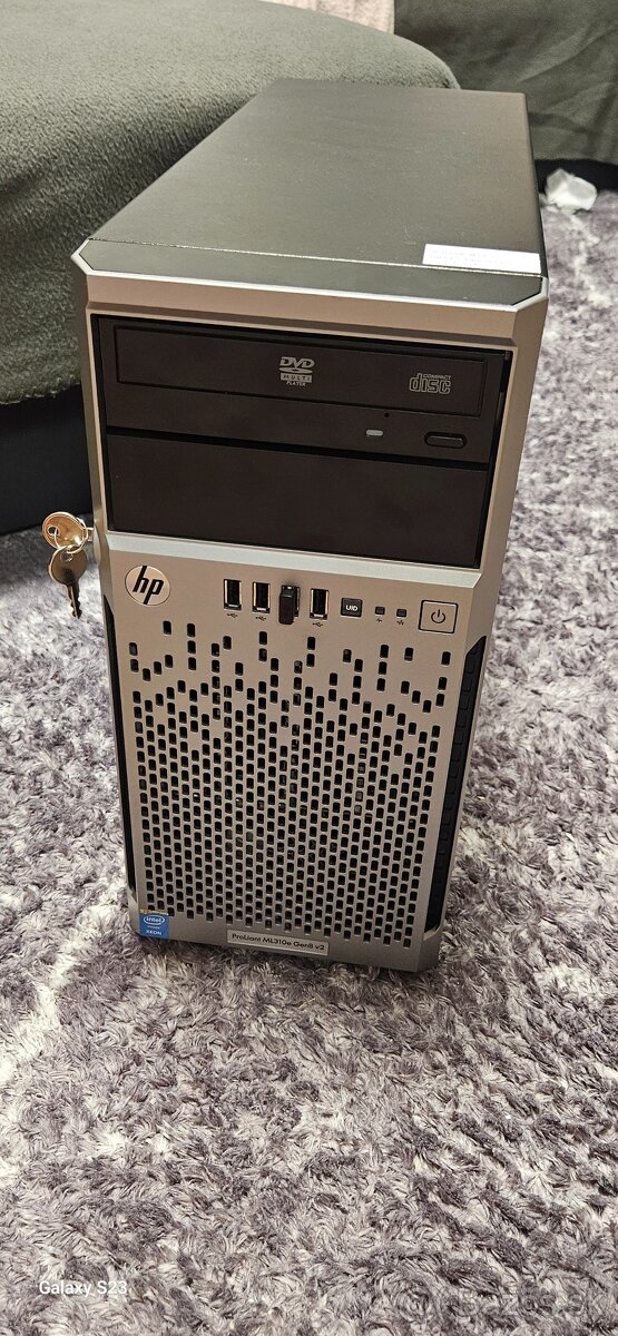 HP Proliant ML310e Gen8 v2