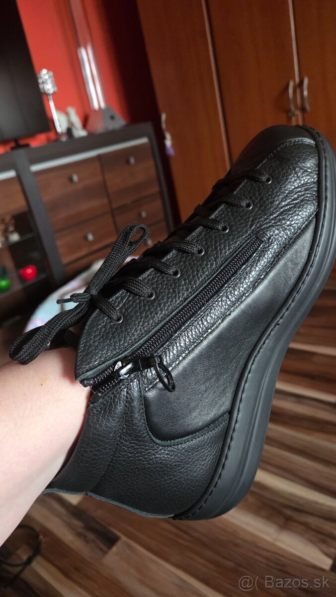 Topanky na siroku nohu