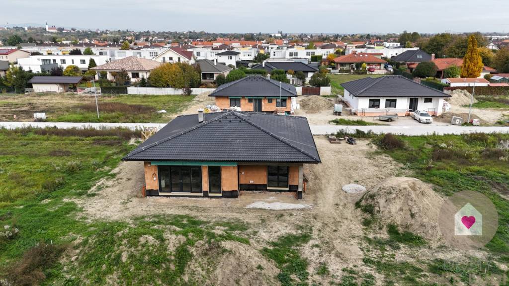 4-izbový rodinný dom s garážou v TOP lokalite, Bernolakovo J
