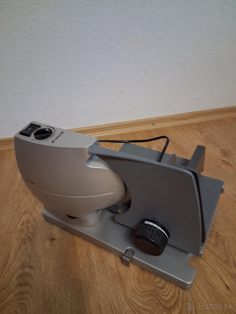 Elektrický krájač