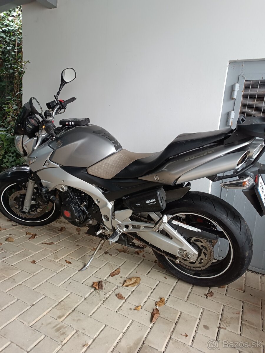 Suzuki GSR 600