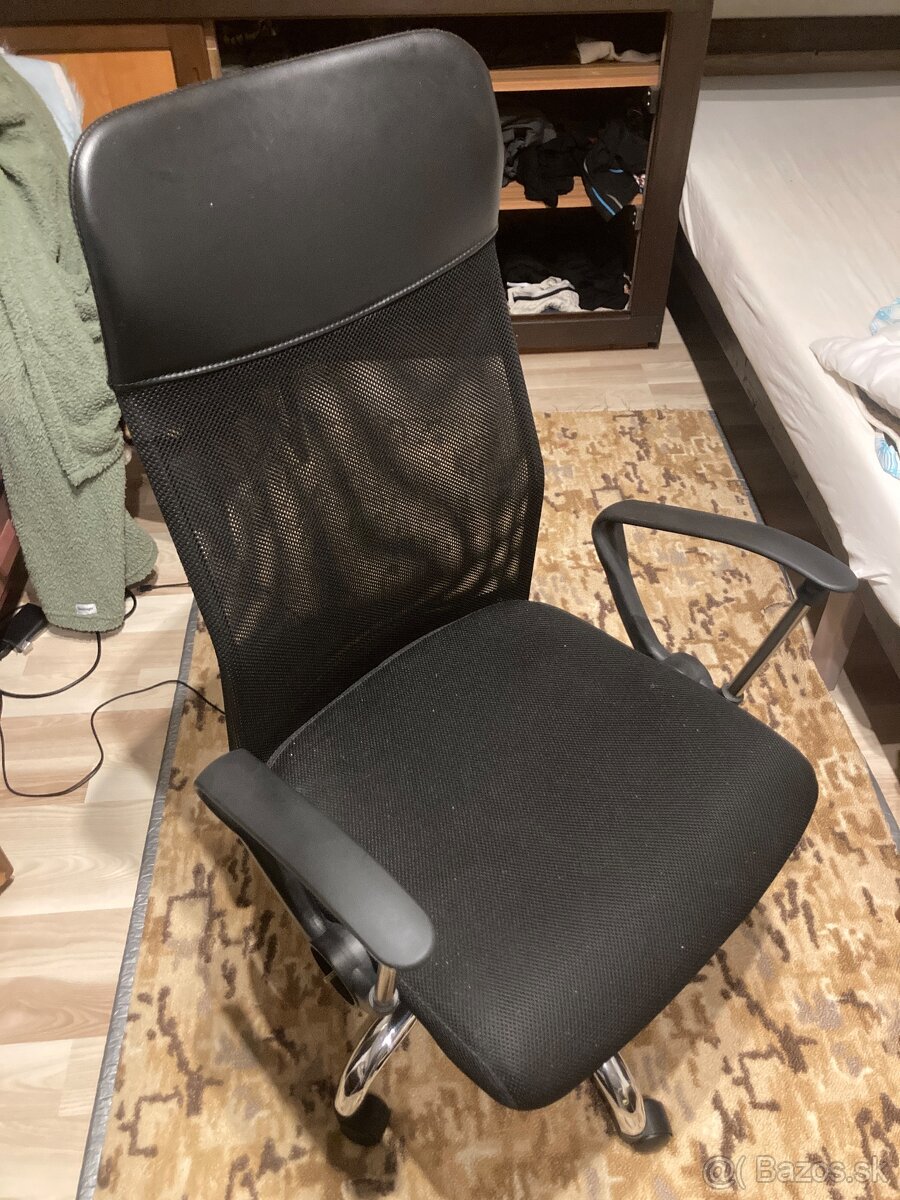 Kancelárska stolička