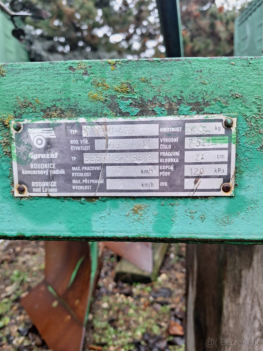 Predám 4-radličný pluh