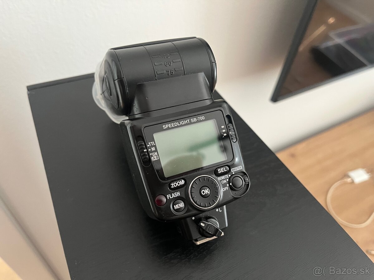 Nikon SB700