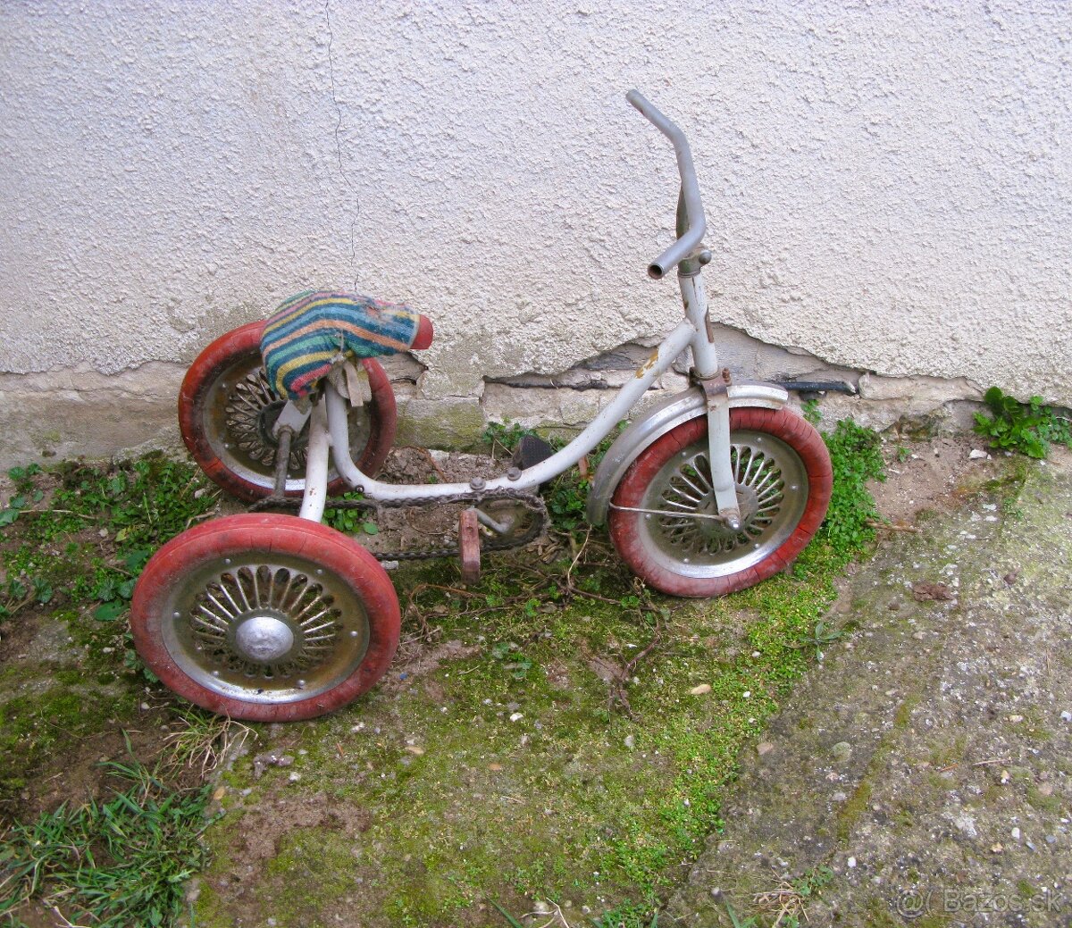 Staré retro bicykle + detské trojkolky