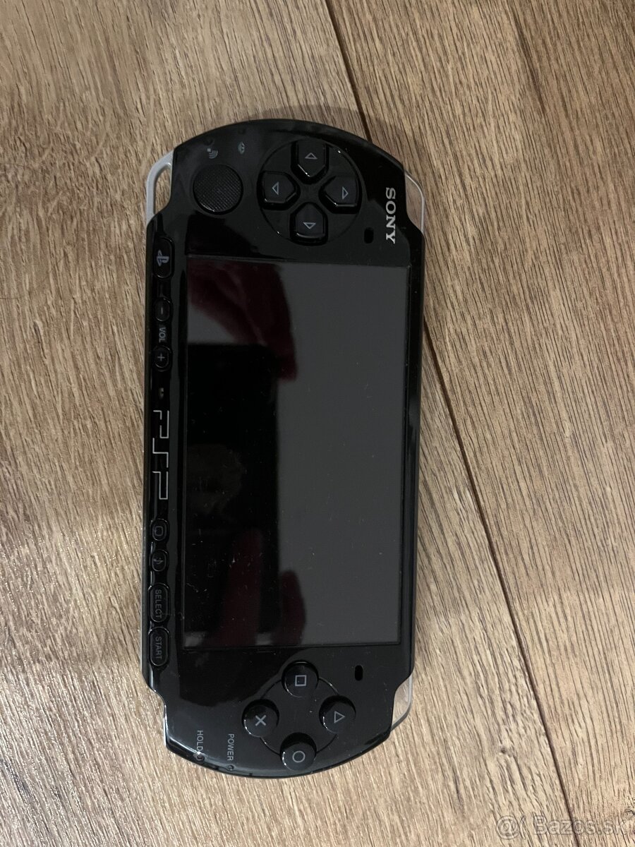 Predám hernú konzolu PSP 3004
