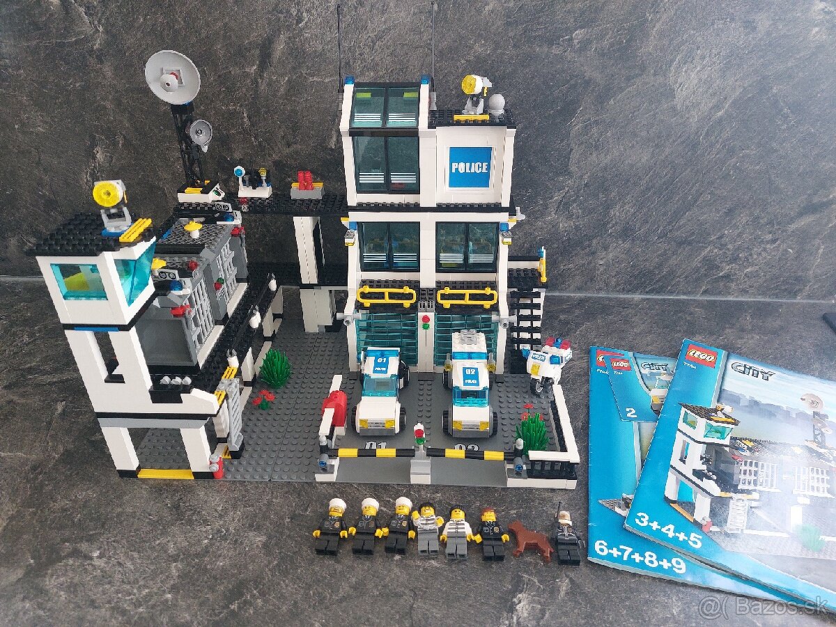 Lego 7744 Policajná stanica