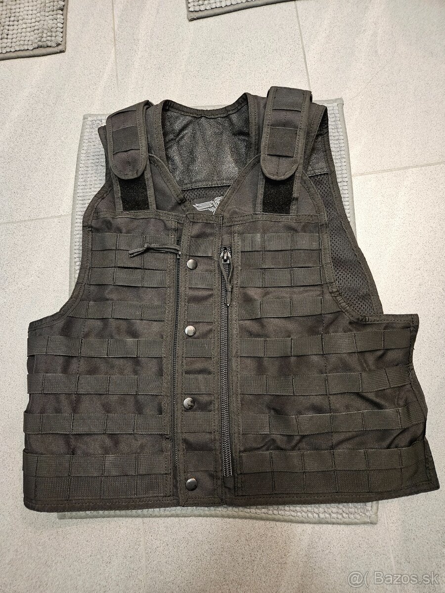 Invader Gear vesta cierna