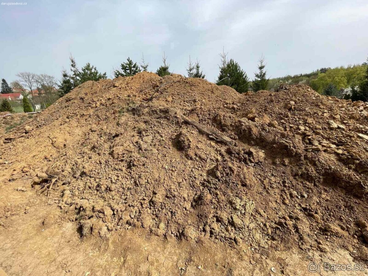 Darujem výkopovú zeminu za odvoz Zadarmo naložím bágrom