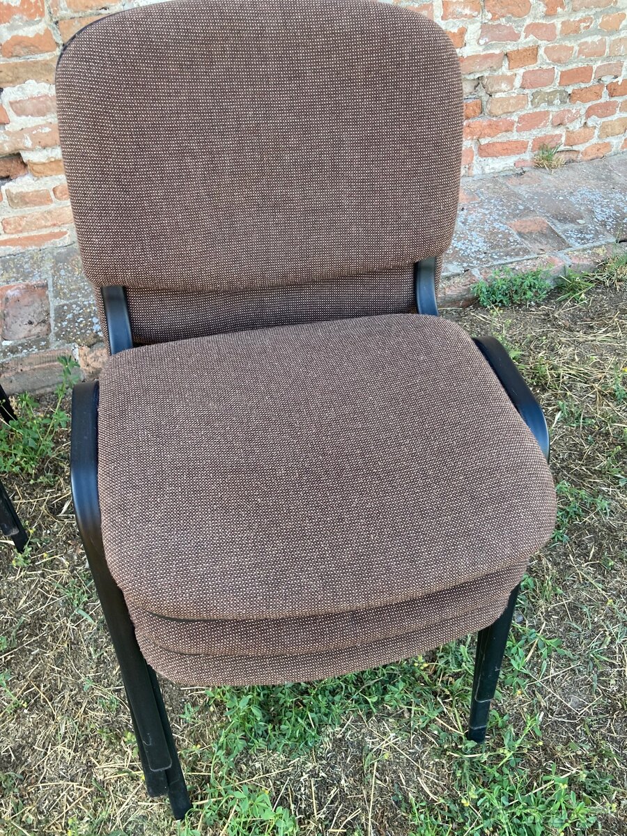 Stohovateľné kancelárske stoličky na predaj