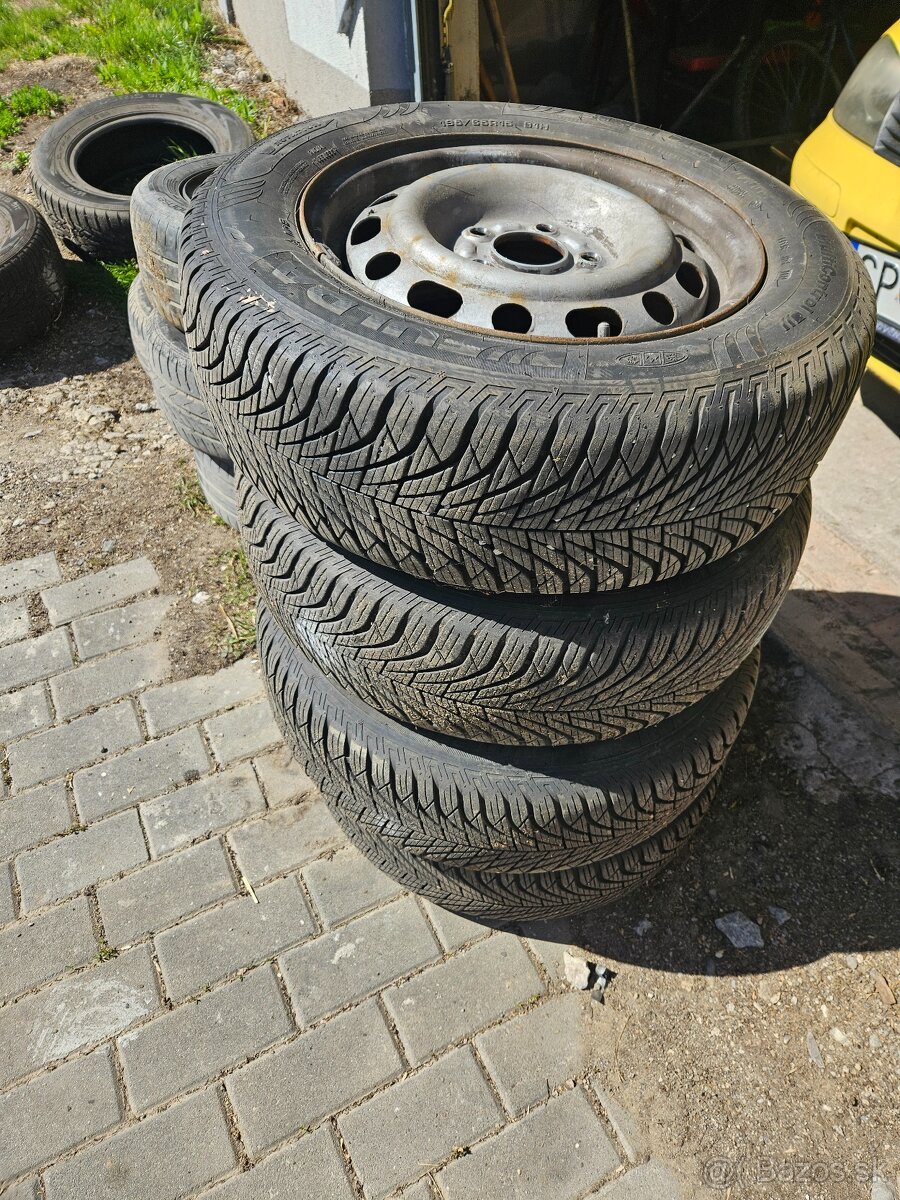 Celoročne pneu.
