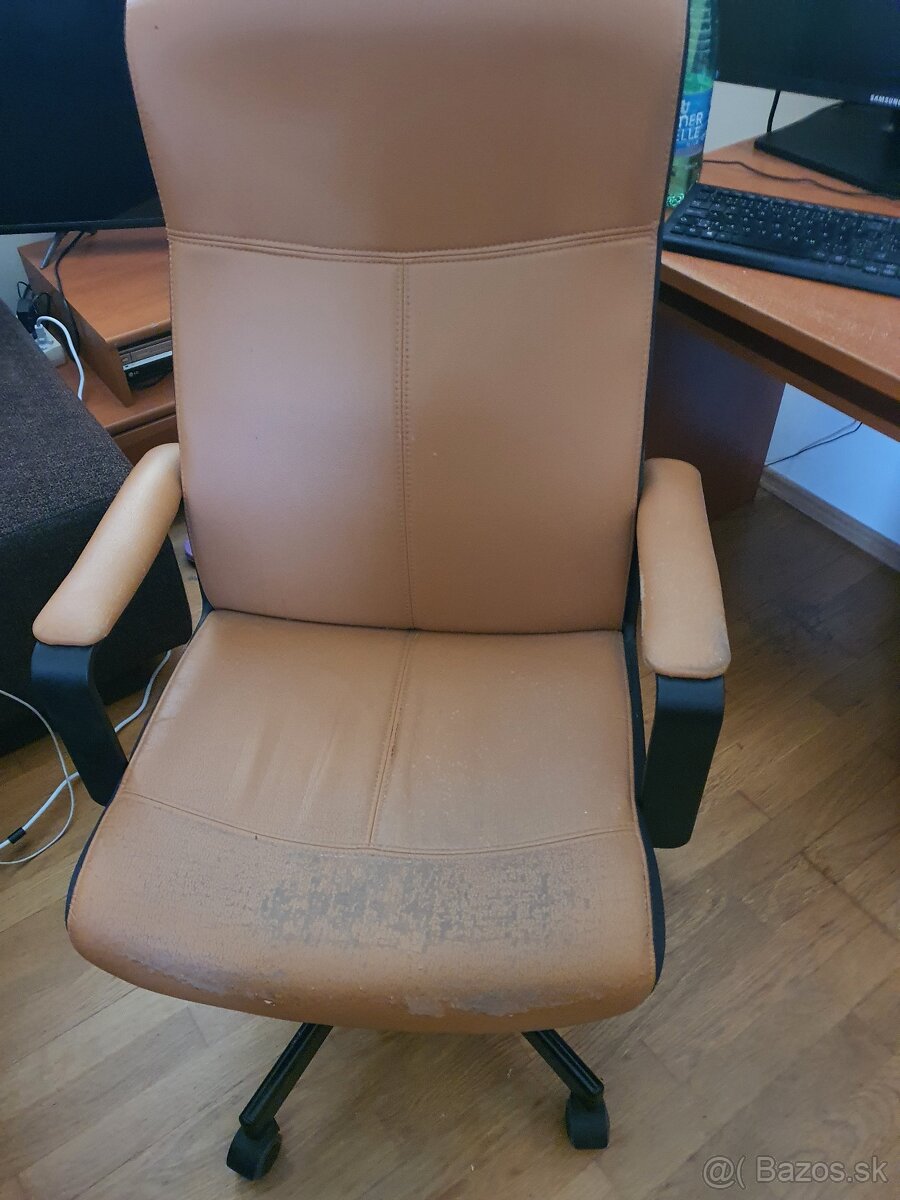 predaj opotrebované stoličky