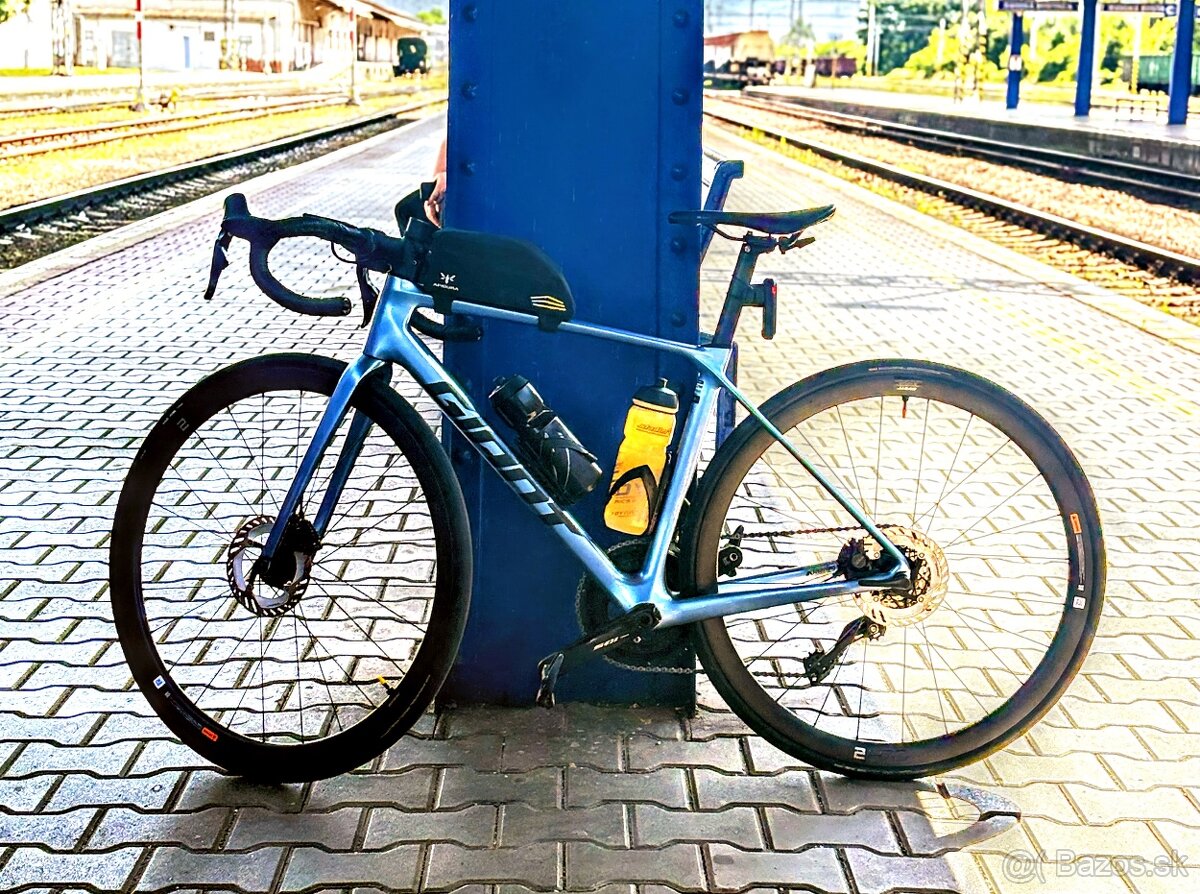 Giant TCR Advanced 2025 – Di2, veľkosť S