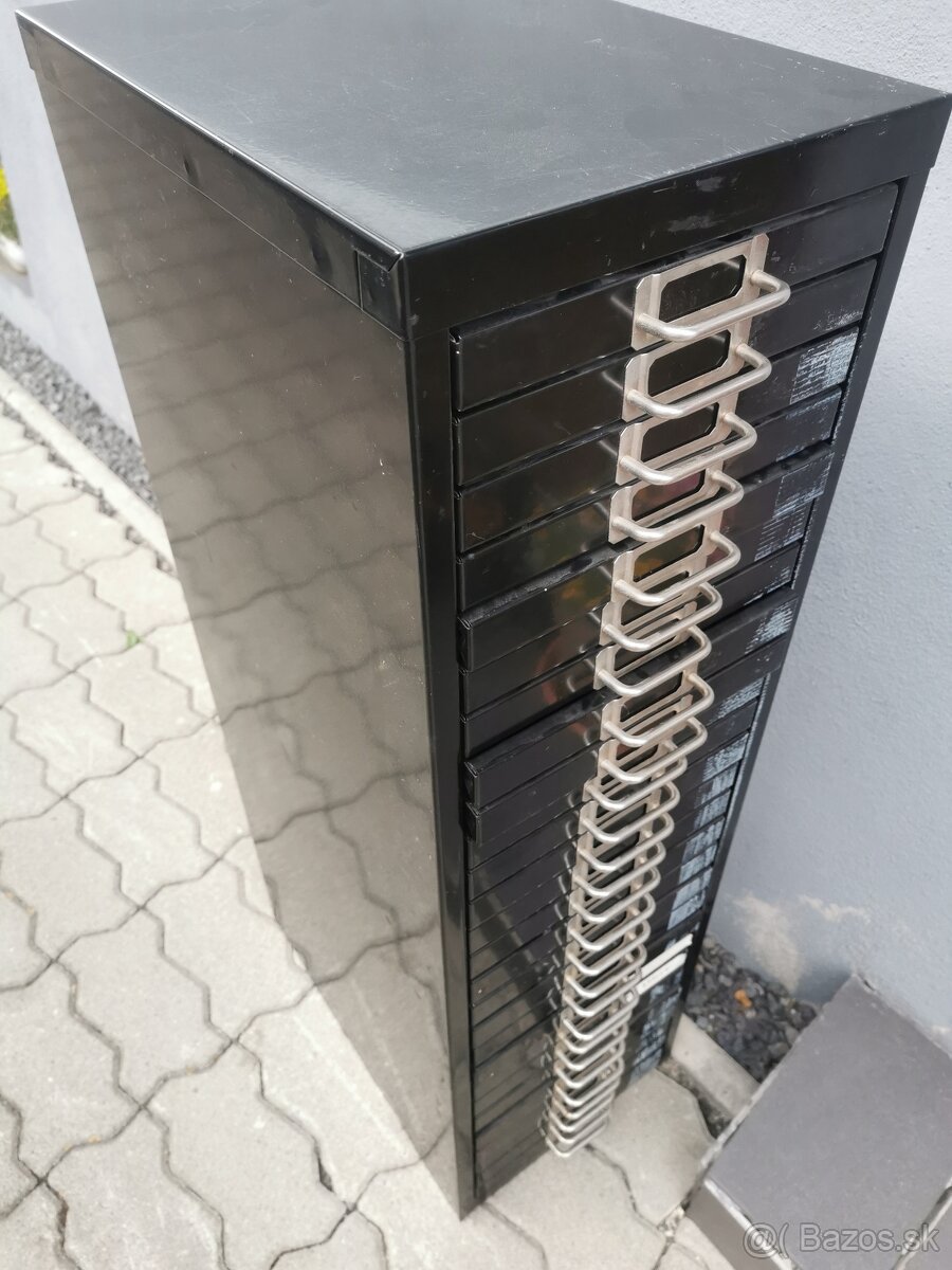 Skrinka na náradie