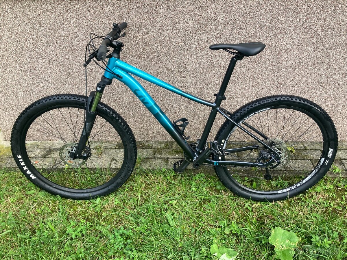 Predám MTB bicykel GIANT Liv – výborný stav, servisovaný