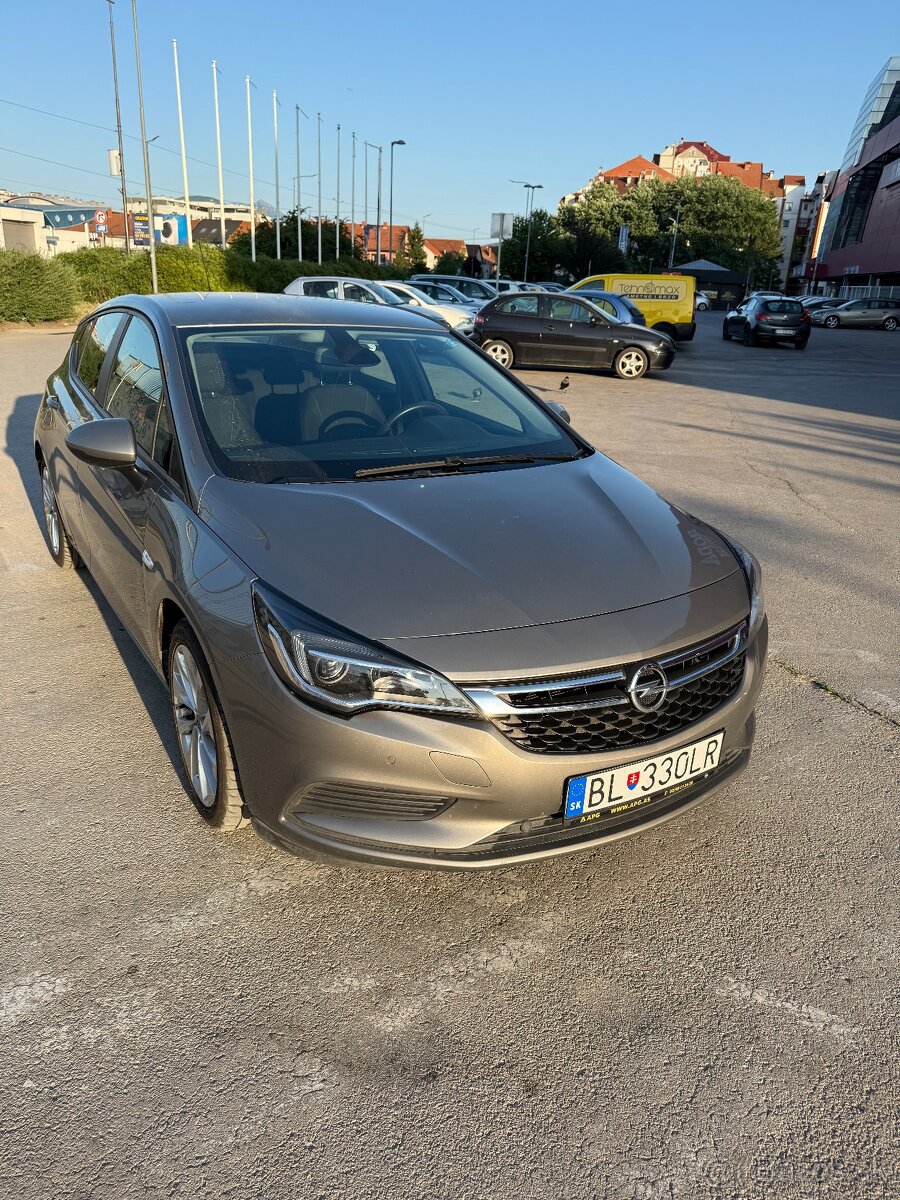 Opel Astra 1.4 T 92kW 1. majiteľ 110tkm serv kniha